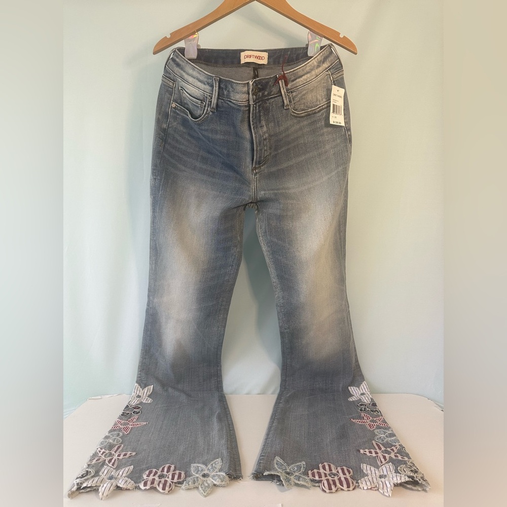 NWT DRIFTWOOD Denim Flare Jeans with Floral Accents Size 30